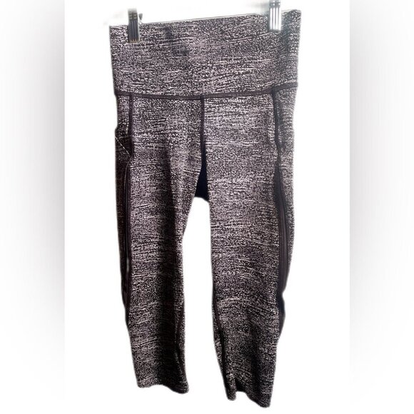 Lululemon Pace Perfect Crop Air Time White Black yoga athletic light leggings 4 - Picture 2 of 3